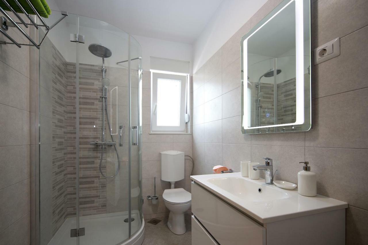 Apartmani Judita Pinezici  Ngoại thất bức ảnh