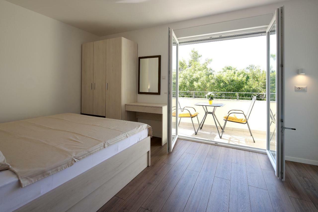 Apartmani Judita Pinezici  Ngoại thất bức ảnh
