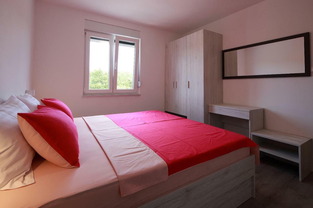 Apartmani Judita Pinezici  Ngoại thất bức ảnh