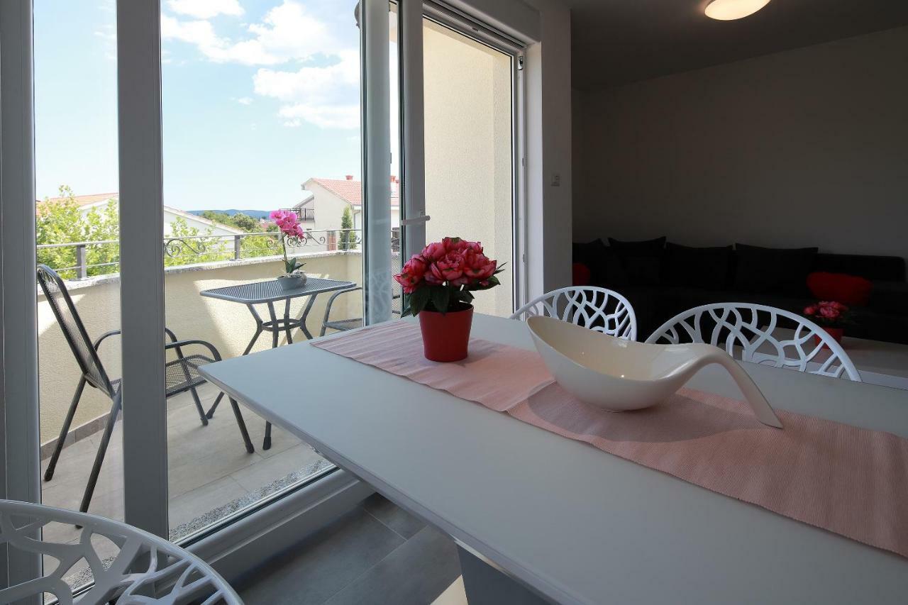 Apartmani Judita Pinezici  Ngoại thất bức ảnh