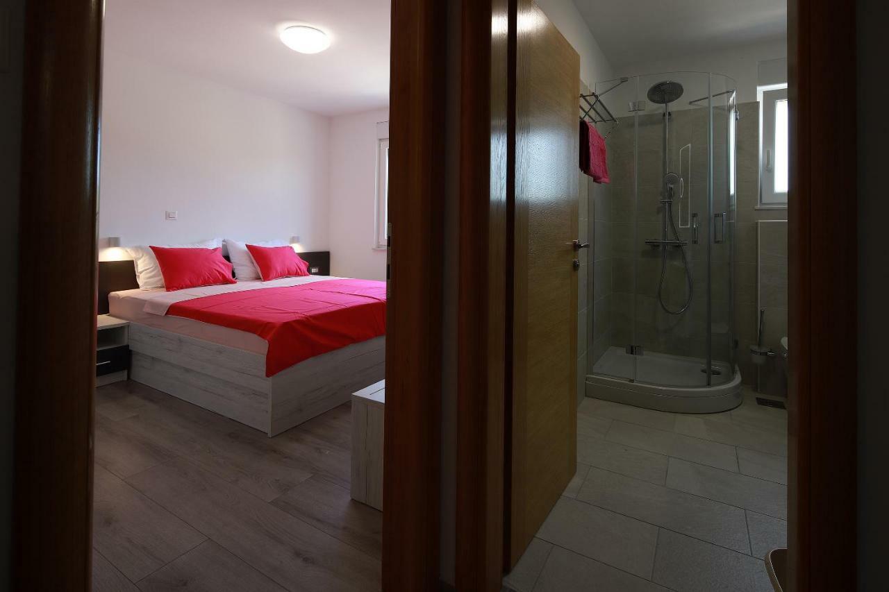 Apartmani Judita Pinezici  Ngoại thất bức ảnh