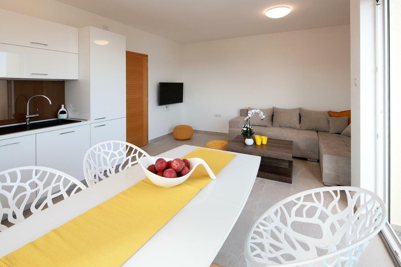 Apartmani Judita Pinezici  Ngoại thất bức ảnh